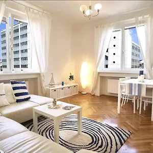 operastreet-city-center-santorin-apartment.vienna-besthotels.com/